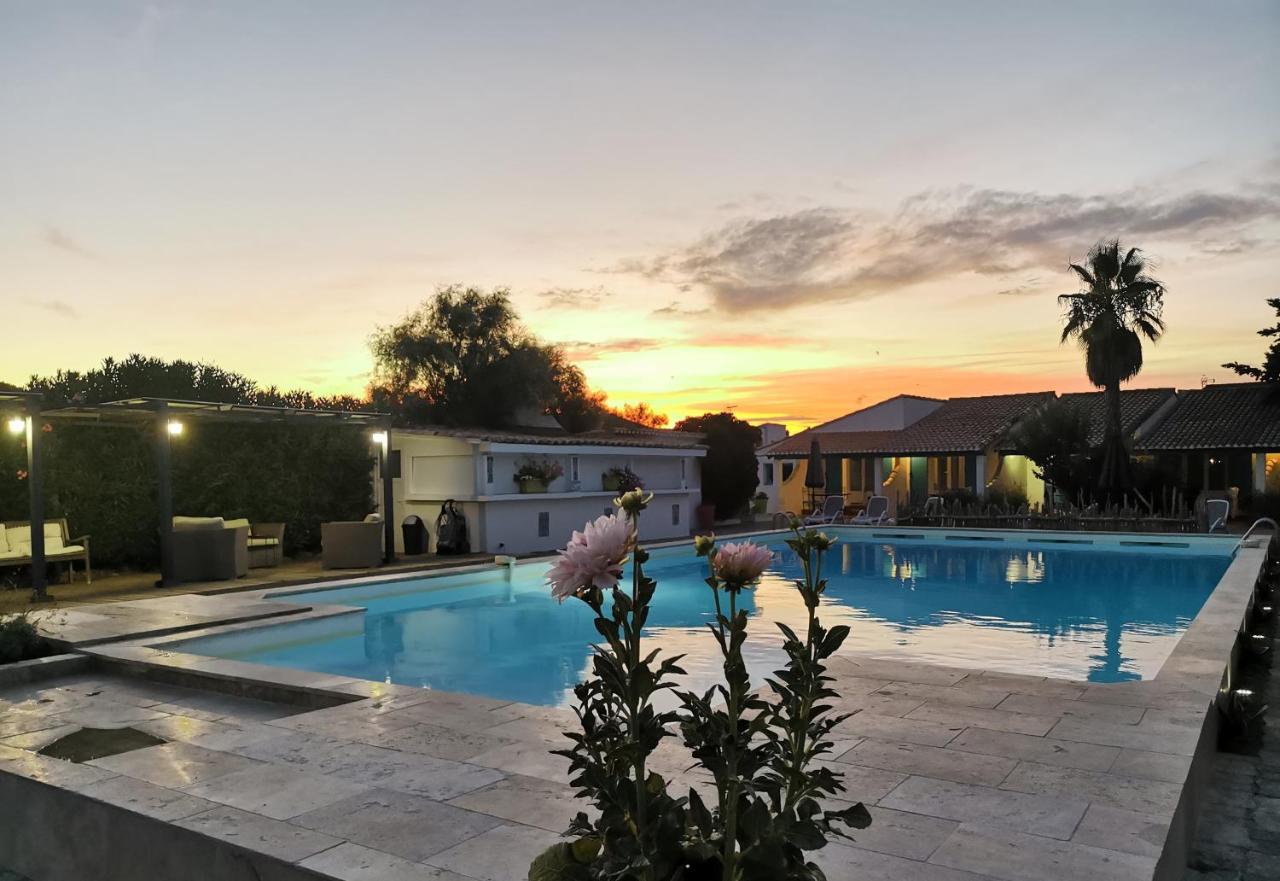 סן-מארי-דה-לה-מאר L'Auberge Camarguaise מראה חיצוני תמונה